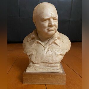 WINSTON CHURCHILL VINTAGE BUST SCULPTURE